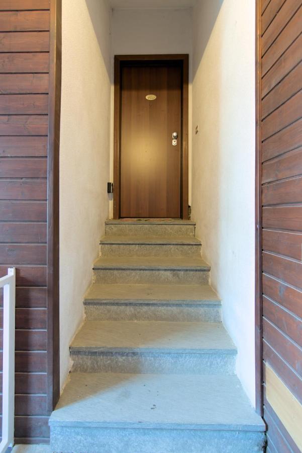 アプリーカCasa Pino- Loft Con Giardino Magnoltaアパートメント エクステリア 写真
